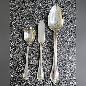 1847 Rogers Bros. IS Remembrance Serving & Sugar Spoon, Butter Spreader